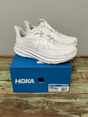 Hoka W Clifton 9 Athletic Running Sneakers White Mesh Casual Comfort Womens 7.5